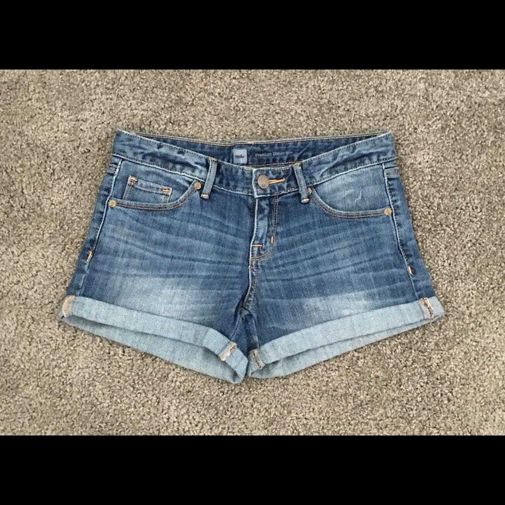 *SOLD* Lot of 3 Size 2 Shorts - Picture 4 of 7